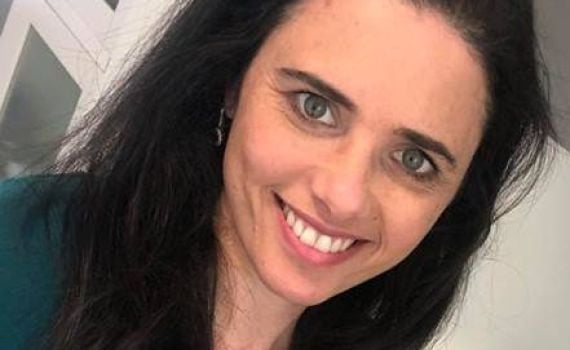 מתכון לעוף במצות • של איילת שקד