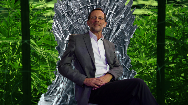 סרוגים וידאו: "עלייתו של פייגלין" • צפו בכתבה: