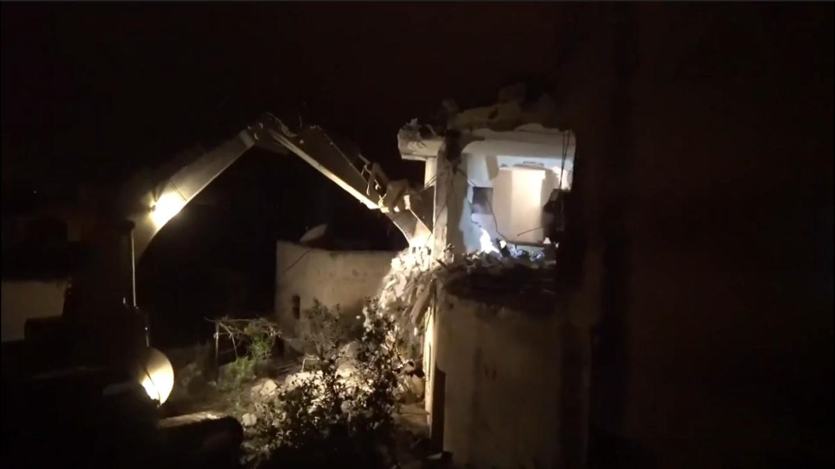 תיעוד: הריסת בית המחבל שרצח את עמיעד איש-רן