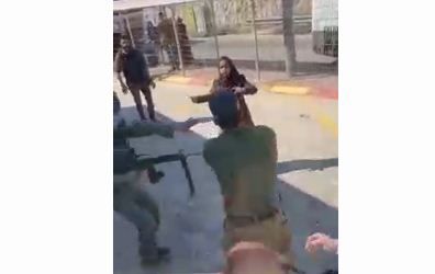 תיעוד מזירת הפיגוע: ניסתה לדקור חיילים ונוטרלה. צפו