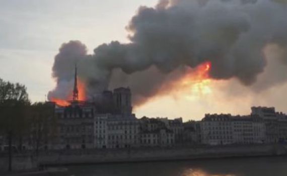 הלם בצרפת: הושגה שליטה על האש בכנסיית נוטרדאם