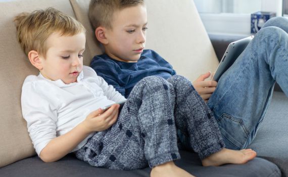 אזהרת ארגון הבריאות: בלי מסכים עד גיל שנה