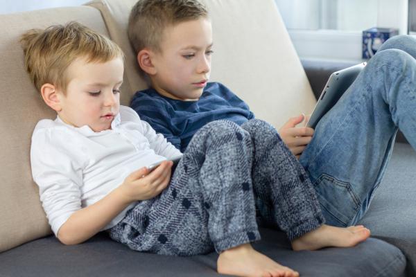 אזהרת ארגון הבריאות: בלי מסכים עד גיל שנה