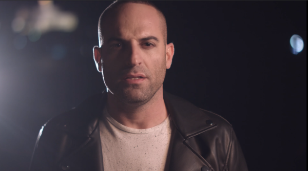 פותח את הלב: נועם מיכאל בשיתוף פעולה מפתיע. צפו