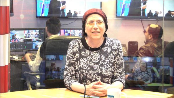 סטרוק באולפן סרוגים: אל תקנו את הספין של נתניהו