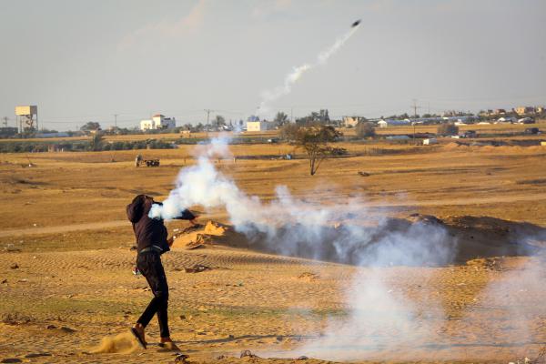 פיגוע דקירה בצומת תפוח, רקטה שוגרה מעזה