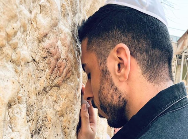 התפלל לדאבל? קובי מרימי בביקור מרגש בכותל