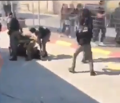 פיגוע דקירה: מחבלת ניסתה לדקור במחסום א-זעיים