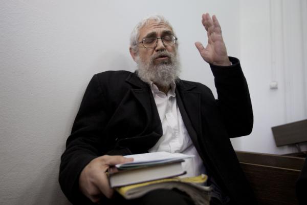 הרבנות הראשית: הרב מוטי אלון לא יכהן כרב עד 2022