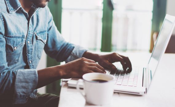 "מותר לכתוב במחשב ובסמארטפון בחול המועד"