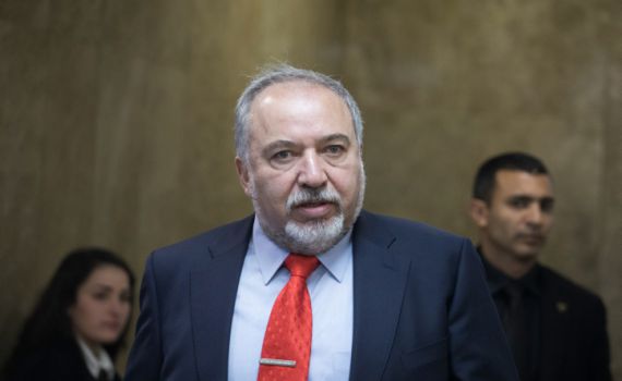 לא רק בטחון וגיוס: ליברמן דורש 3 תיקים למפלגתו