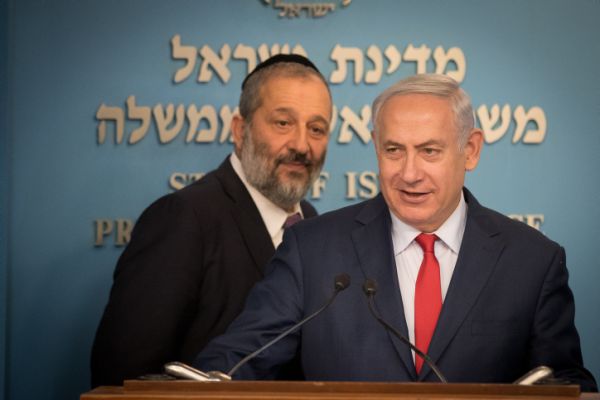 מנדלבליט: קיים קושי בצירוף דרעי לממשלה