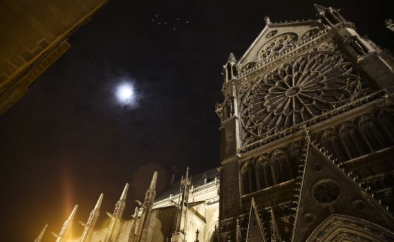 האם יש להצטער על שריפת הכנסיה בנוטרדאם?