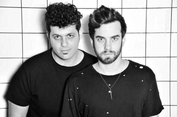 צפו: גיא ויהל במחווה מרגשת לנספים בשואה