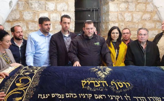 חברי הכנסת החדשים ביקרו הלילה בקבר יוסף