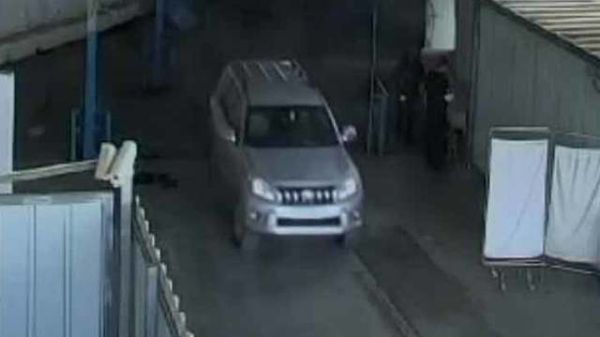 מאסר לעובד הקונסוליה שהבריח נשק לגדה