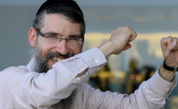 "פחות התחברתי ללימודי גמרא": אברהם פריד חוזר לבית הספר