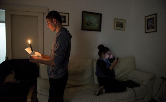 הלכות בדיקת חמץ, ביעור חמץ וערב פסח