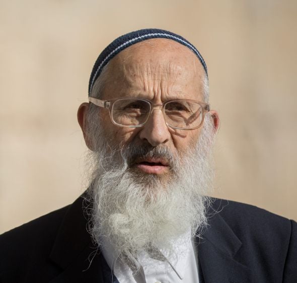 הרב אבינר יוצא להגנת הפצ"רית: "יכול להיות שהיא צדיקה"