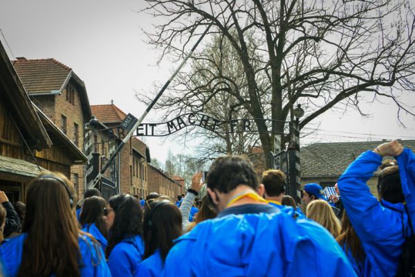 צום ביום השואה – האם מותר לצום בניסן?