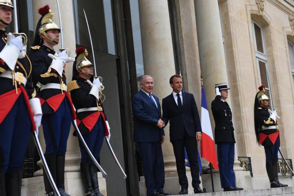 איראן בראש: נשיא צרפת מקרון שוחח עם נתניהו