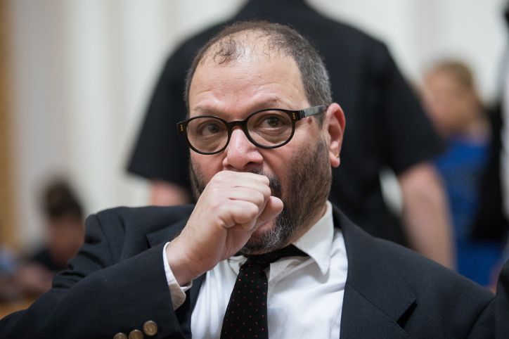 סטודנטים עם דגלי ישראל פוצצו פאנל עם עופר כסיף