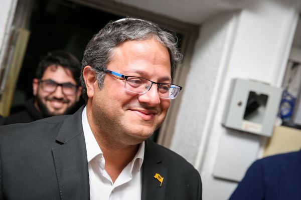 הציונות הדתית שמה את בן גביר על ראש שמחתה