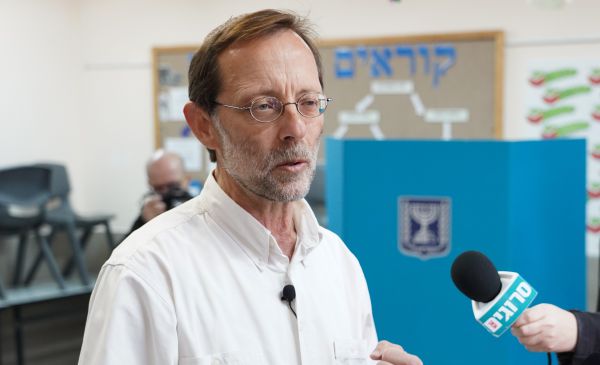 פייגלין: "פגשתי את בנט; פנינו לחיבורים פוליטיים"