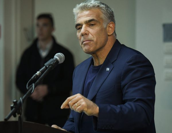 יאיר לפיד: "לעצור את מימון מכינת עלי"