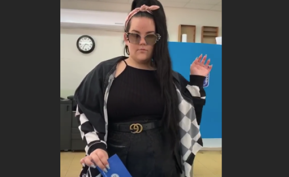 בוחרים ומשפיעים: הסלבס נוהרים לקלפיות