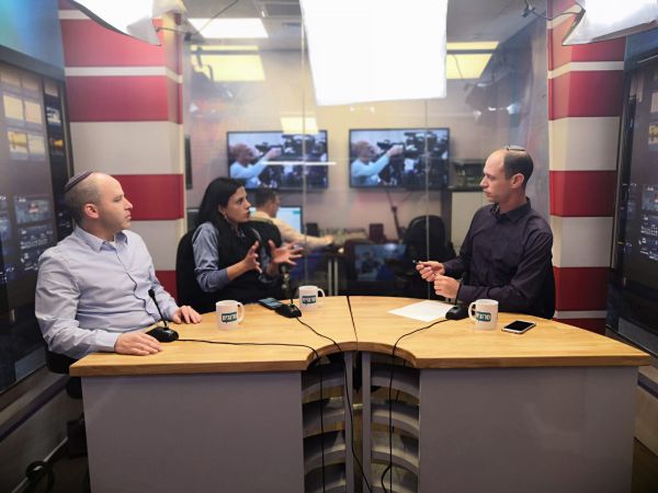 נציגי 'גשר' באולפן סרוגים: "חסרה היום יהדות חברתית"