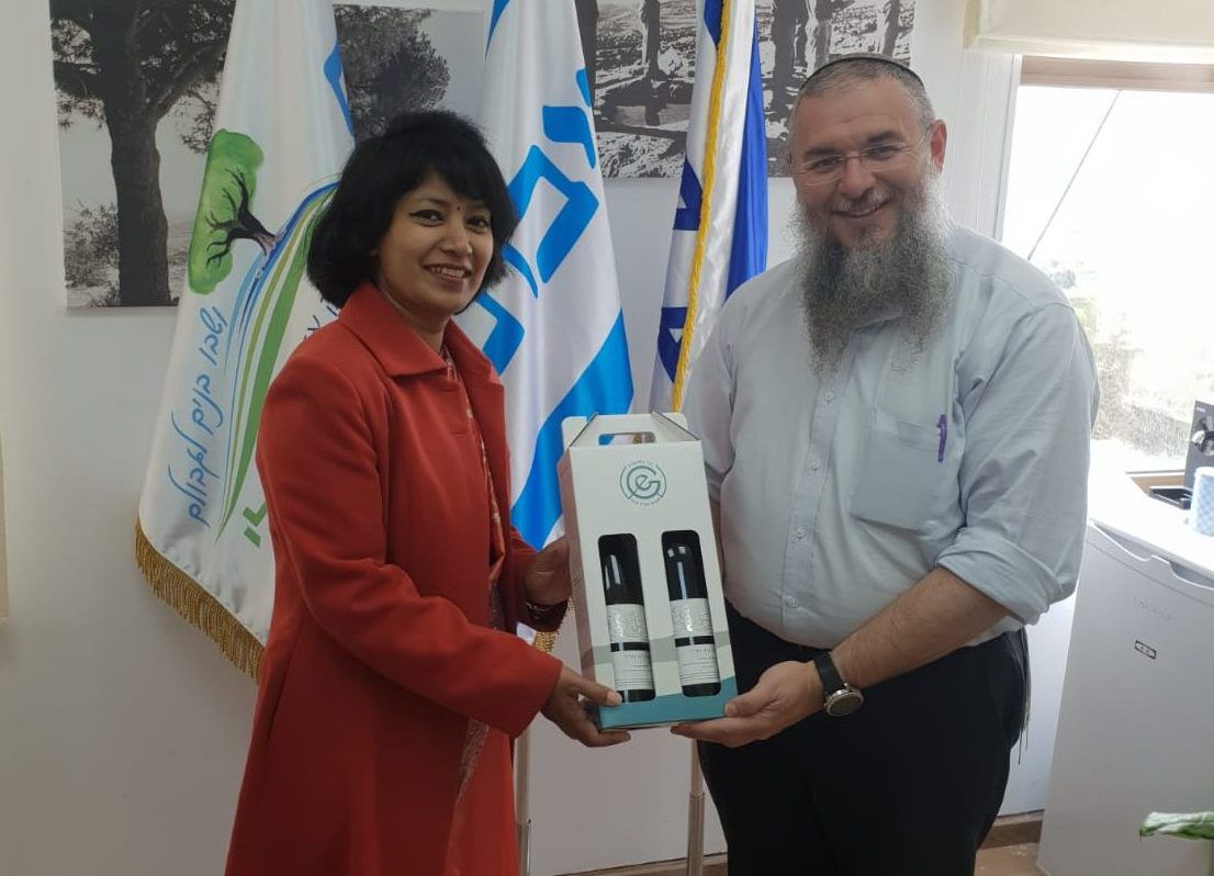 שגרירת נפאל בישראל הגיעה לסיור גוש עציון