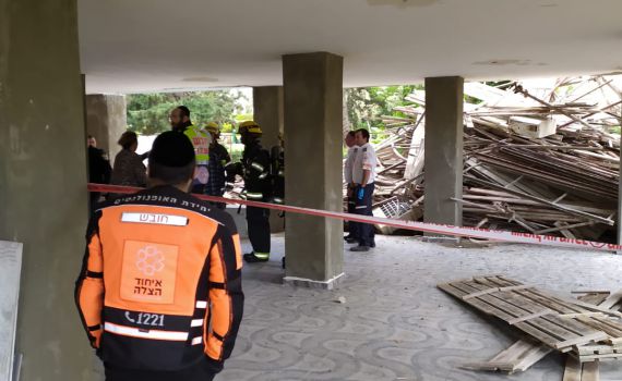 קריסת פיגום בחיפה: פועל שעבד במקום נהרג