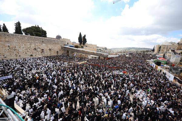 שוברים שיא: כ- 750,000 איש פקדו את הכותל בפסח