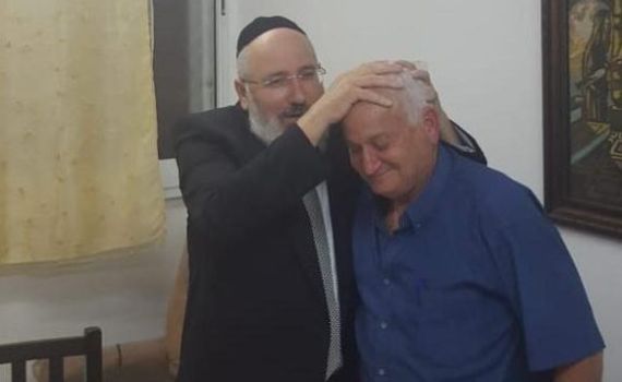 לפני השבעתו אלון שוסטר זכה 'לברכת כהן' להצלחה