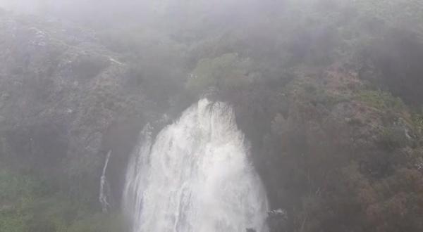 מרהיב: מפל התנור בנחל עיון בזרימת שיא