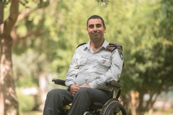 משואת צה"ל: הקצין שנפצע אנוש בצוק איתן והשתקם