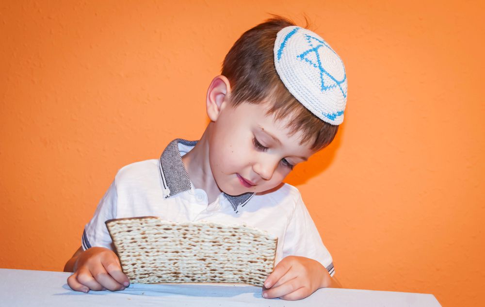 מחפשים מתנה לאפיקומן? משחקים, ספרים ומבצעים