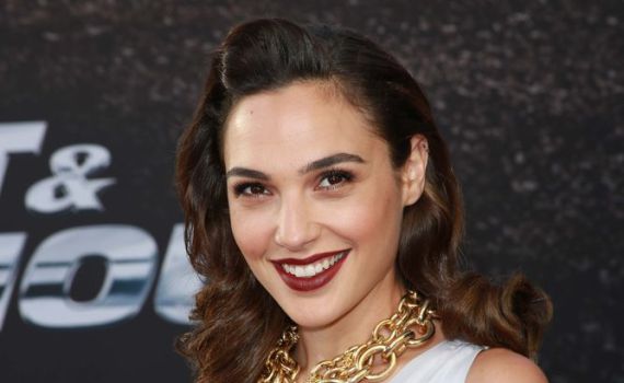 מפתיע: זה הכוכב שיופיע עם גל גדות באירוויזיון