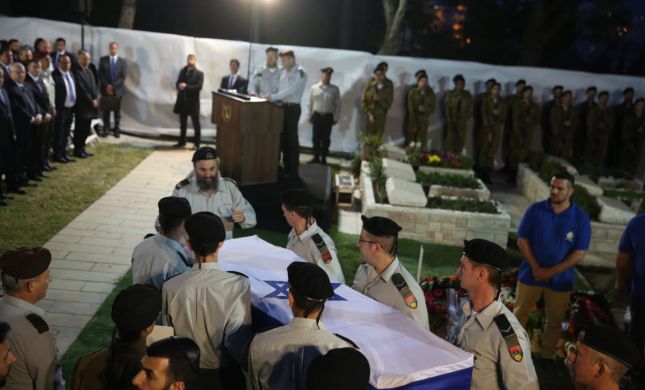  אחרי 37 שנה: זכריה באומל הובא למנוחות בקבר ישראל