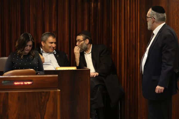 שוב בבחירות; אושרה ההצעה לפיזור הכנסת