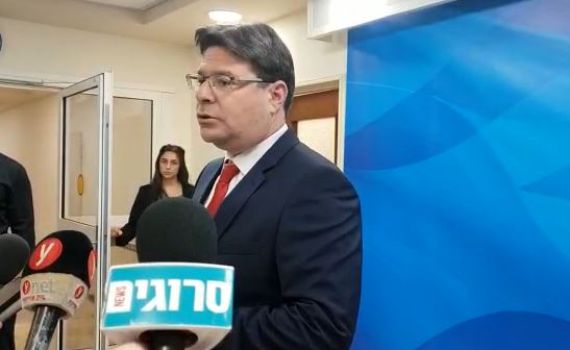 אקוניס: "האירווזיון נמצא בתחתית סדר העדיפויות"