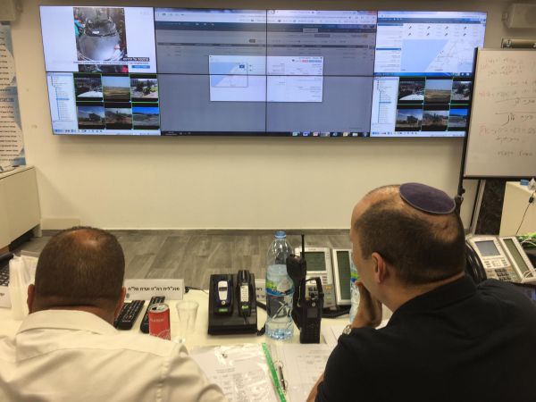 בנט נעדר מהקבינט, אך ירד לאשקלון ולעוטף עזה