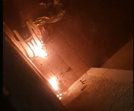 מחבלים תקפו בבקבוקי תבערה את ביתו של אריה קינג