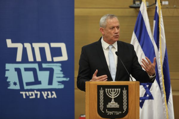 גנץ תוקף: "נתניהו מוביל לטירוף מערכות ארצי"
