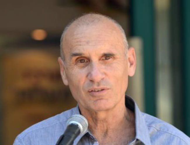 "לא איש של פרובוקציה": אחיו של הרב אלישיב מגיב