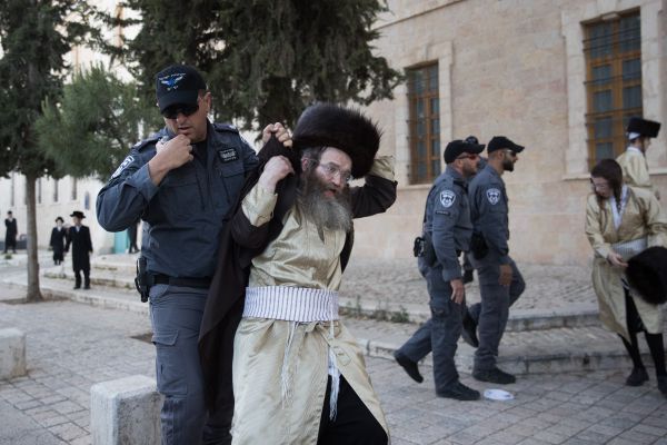 חסמו וזרקו אבנים: 10 חרדים קיצוניים נעצרו בשבת