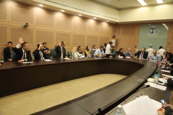 צעד אחד מאישור: הרחבת הממשלה עברה בוועדה