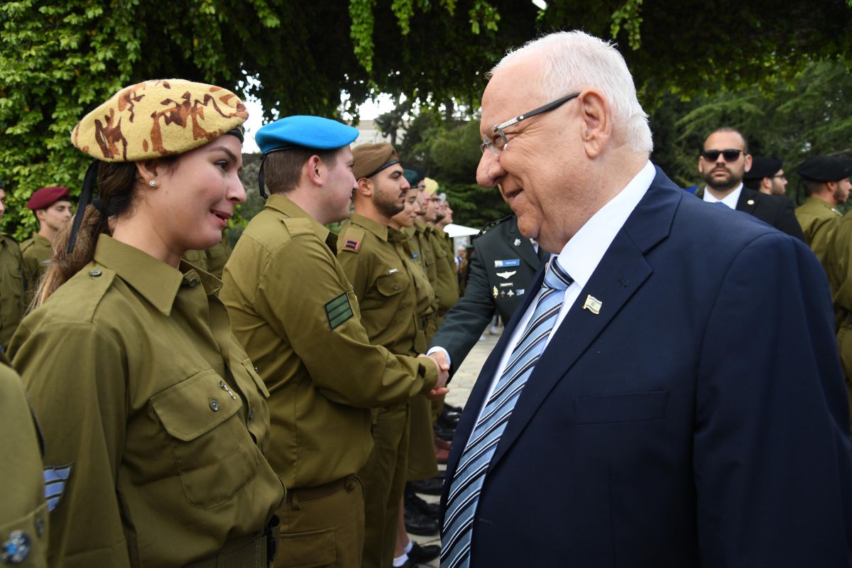 ישיר מבית הנשיא: טקס 120 החיילים המצטיינים