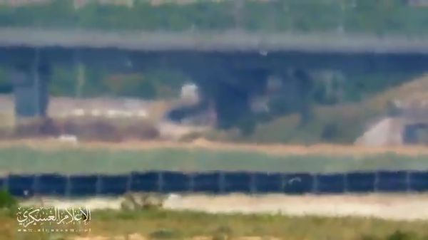 מצמרר: חמאס מכוון טיל שמשוגר לעבר הרכב הנוסע